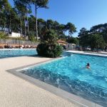 Swimming pool upstairs with jacuzzi 