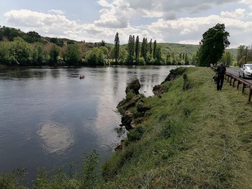 Way next to the river