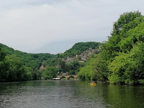 Arriving to Castelnaud bridge