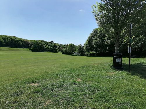 Parque fuera del cafe