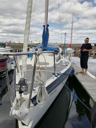Dominic y su barco