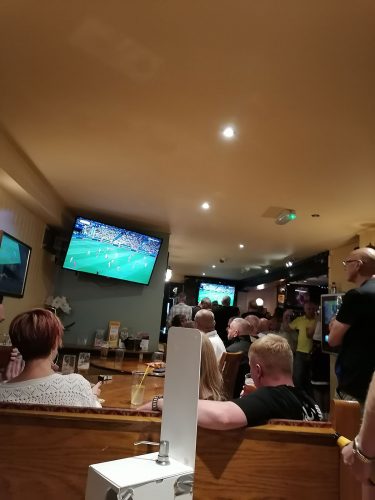 Viendo la final de la Champion