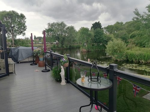 Terrace with views to the river, island and pub