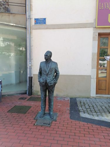Severo Ochoa statue