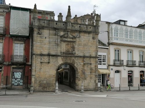 Una de las puertas