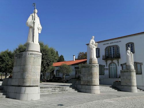 Estatuas de los santos
