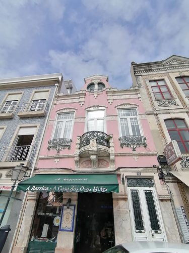 House of Ovos Moles