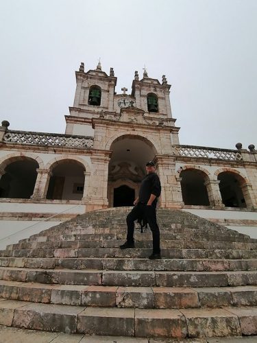 Entrada al santuario