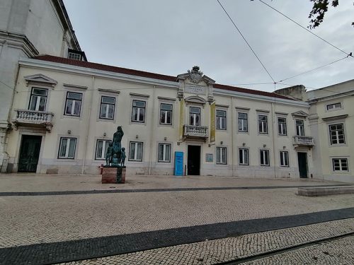 Luis de Camoes square