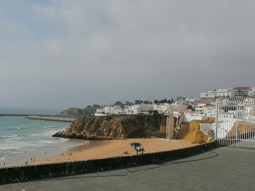 View from the lookout to the beach
