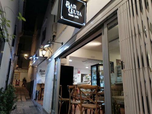 Bar donde tomamos la primera tapa