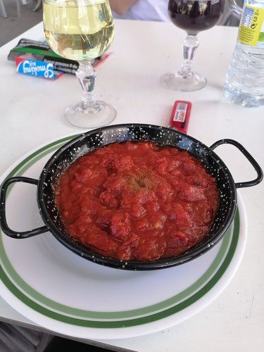 Red pepper salad with tomato