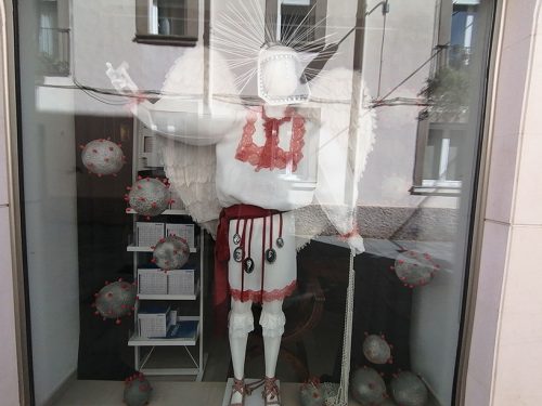 Pharmacy mannequin