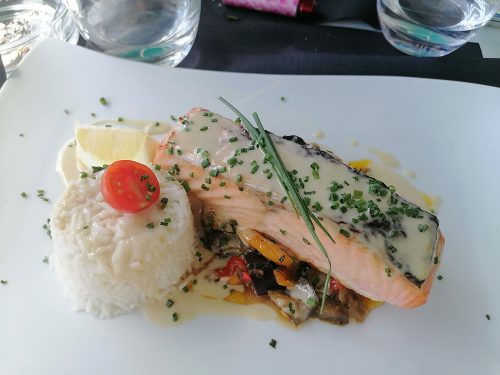 Salmon with rice and cream sauce