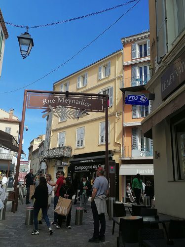 Exit of the Rue Meynadier