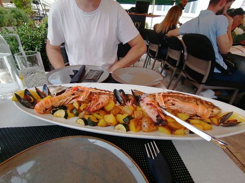 Platter for 2 of fish and seafood