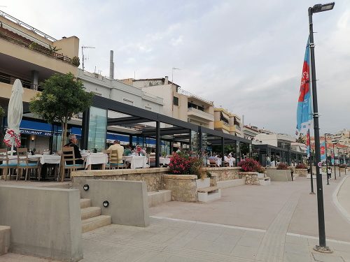 Avenida en el puerto viejo