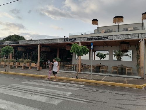 Bars in the promenade