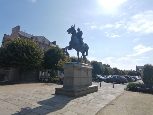 Statue of Beltrand du Guesclin