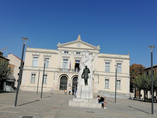 Statue of Victorio Macho