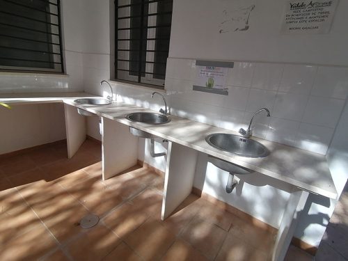Washing dishes area