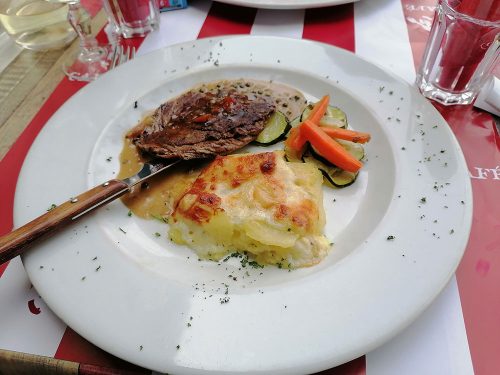 Beef with pepper sauce