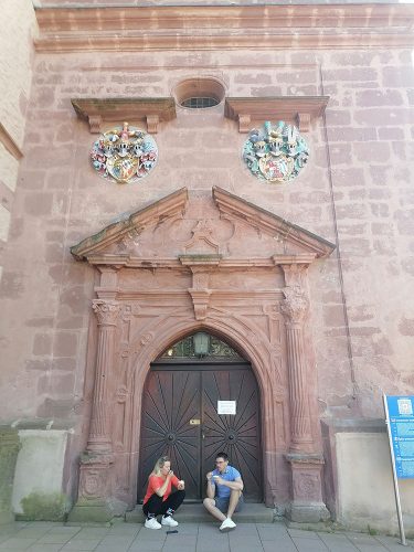 Entrada a la iglesia