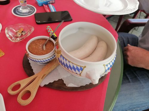 Salchichas al estilo bávaro