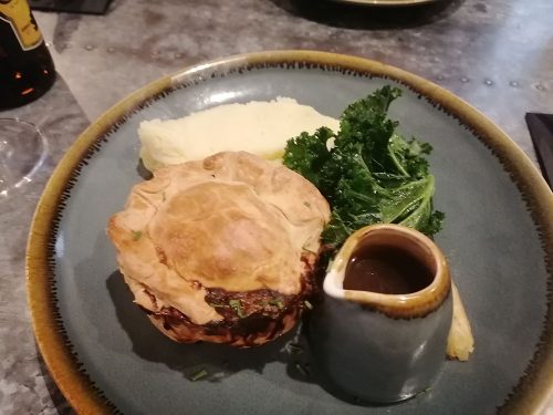 Chicken and mushroom pie
