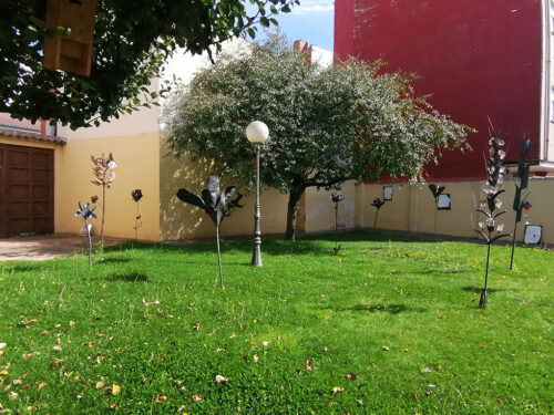 Garden inside the museum with sculptures