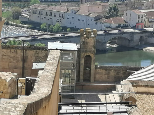 Elevator to go down from the cathedral