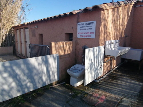 Para lavar los platos y ropa