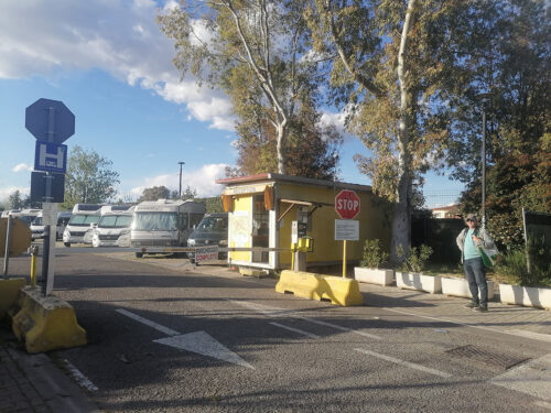 Entrada y salida del área 