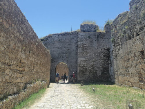 Puerta central