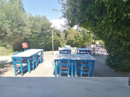 Zona para sentarse fuera de la cocina