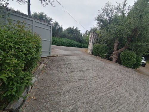 Entrada y salida al camping