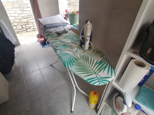 Tabla de planchar y plancha