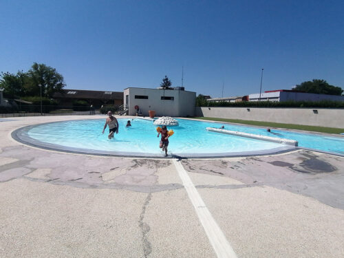 Swimming pool