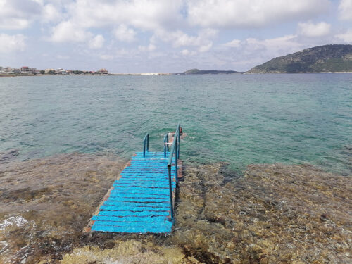 Plataforma para acceder al mar