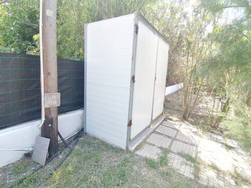 Dos duchas cubiertas