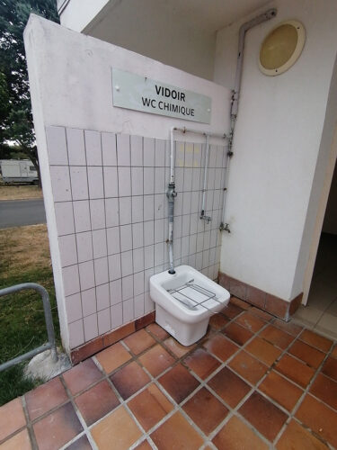 Chemical toilet