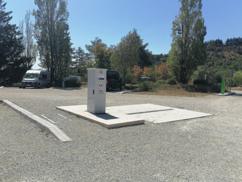 Water filling and emptying area