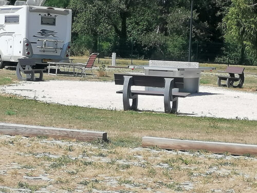 Ping-pong table