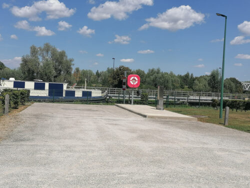 Área para cargar y vaciar agua