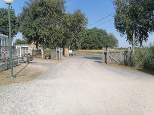 Entrada al camping