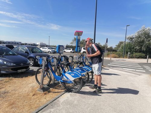 You can rent bicycles at the entrance.